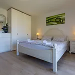 Grosses Nur 500 Meter Zum Mit Meerblick, Parkplatz, Waschmaschine Apartmán