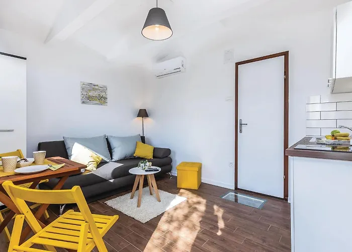 Pet Friendly In With Wifi Šmrika