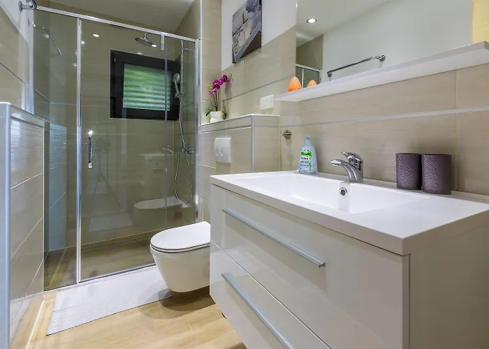 Grosses Nur 500 Meter Zum Mit Meerblick, Parkplatz, Waschmaschine Apartment Crikvenica