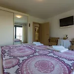 Apartamento Grosses Nur 500 Meter Zum Mit Meerblick, Parkplatz, Waschmaschine Crikvenica
