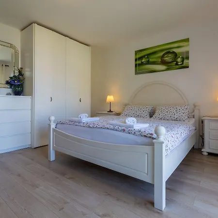 Grosses Nur 500 Meter Zum Mit Meerblick, Parkplatz, Waschmaschine Apartman